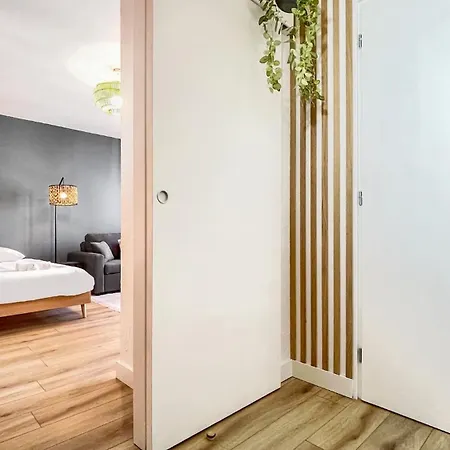 Homey Moorea - Hyper-centre/ Proche Geneve/ Wifi *