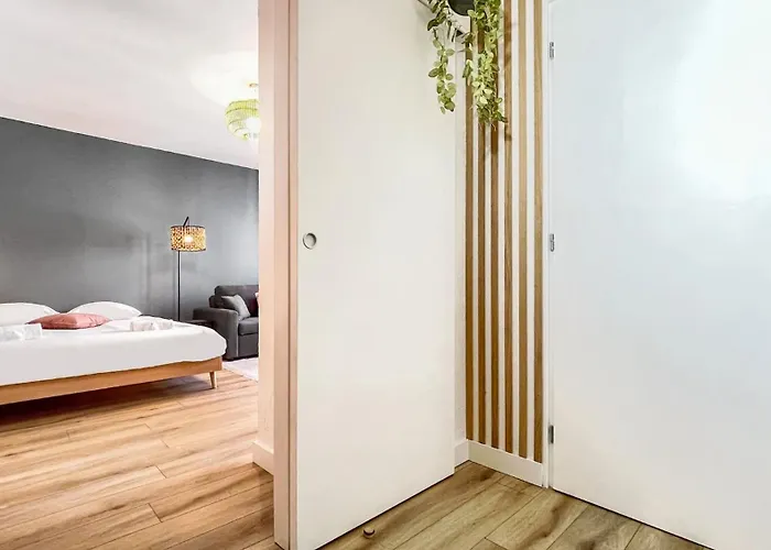 Homey Moorea - Hyper-centre/ Proche Geneve/ Wifi *